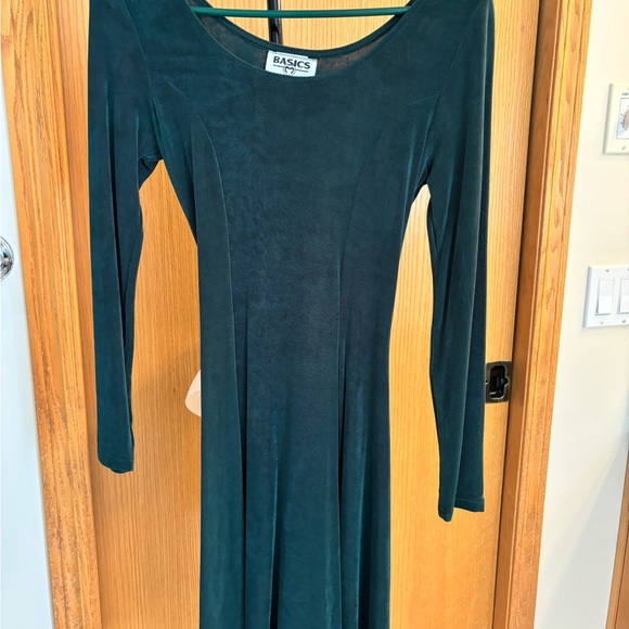 NEW Basics Dark Green Dress - medium - Picture 9 of 12
